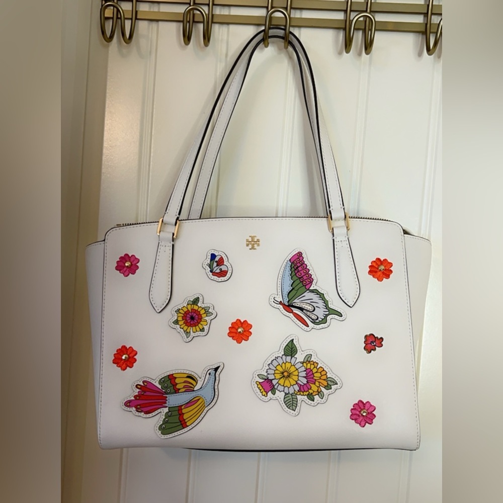 Elegant Tory Burch (authentic) shoulder bag, medium sz, zipper closure